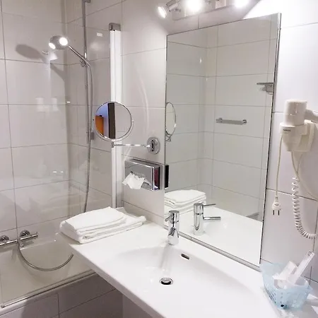 Western Aldhem Hotel 3*